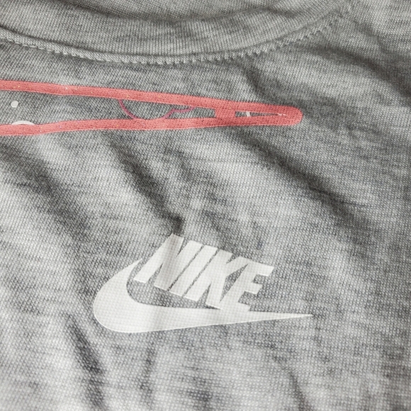 NWT Girls Nike Dream Chaser Long Sleeve Big Logo Graphic T-shirt Girls Size 6X - Picture 7 of 16